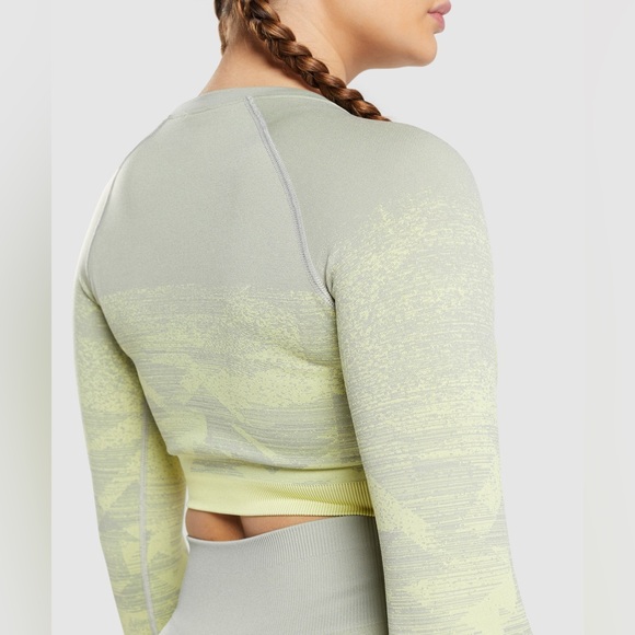 GYMSHARK NEW SOLD OUT ADAPT OMBRÉ CROP TOP - Picture 4 of 6